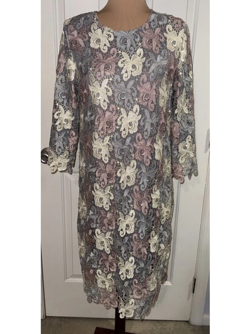 Hidden Alley Ladies Floral Round Neck 3/4 Sleeves Lace Sheath Dress Large